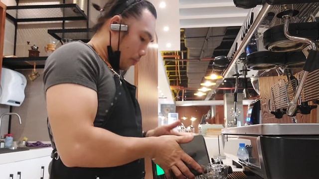 Coffee Lunggo||How to make coffee lungo|| (Baristatutorial)@Ramzpofficial