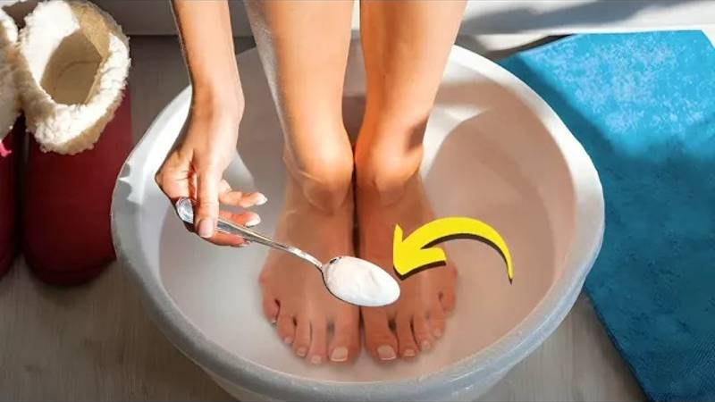 Я насыпал соду на ноги и посмотрите, что произошло!