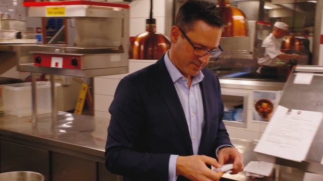 Joe Stockdale VS Jack Whitaker | Royal Windsor Horse Show Bakeoff! смотреть онлайн