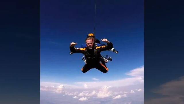 Аэродром Танай. Прыжок с парашютом. смотреть онлайн