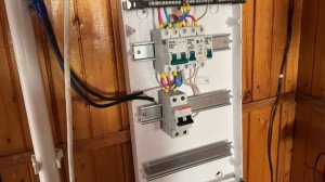 ЭЛЕКТРИКА В ГАРАЖ ПО ВОЗДУХУ. Переход с СИП на ВВГ + сборка наипростейшего электрощита #сип #ввг