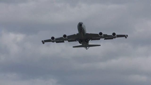 good USAF KC135 60 0333 takes off RAF Mildenhall 26Apr18 128p смотреть онлайн