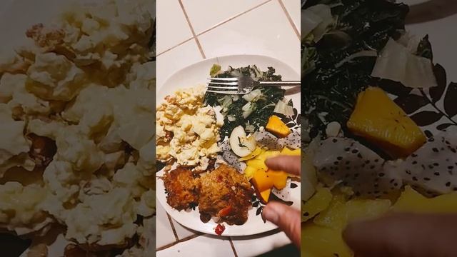 Conch Fritter, Fruit Salad, Potato salad and Bok Choy. Oh yeah 👌 смотреть онлайн