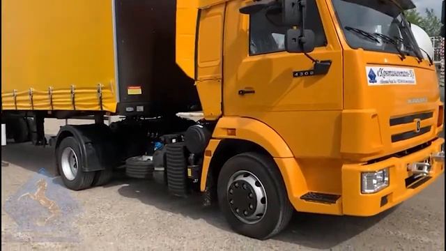 Седельный тягач Камаз-4308 в составе автопоезда. Полуприцеп на 90 куб.м. смотреть онлайн