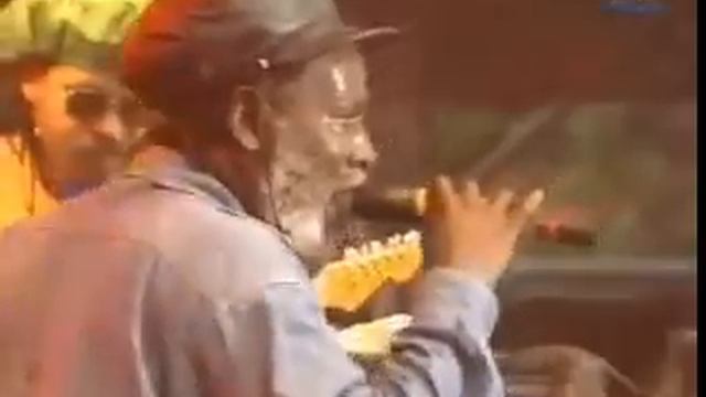 Burning Spear Playing the FINEST reggae alive absolutely!!! смотреть онлайн