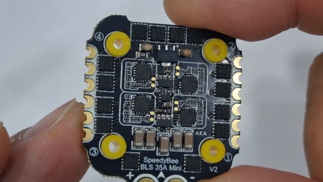 SpeedyBee F405 Mini BLS 35 20×20 Stack Detail Unboxing