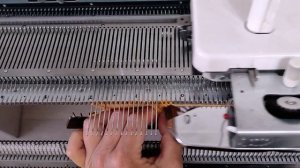 Закрытие петель косичкой на любой вязальной машине