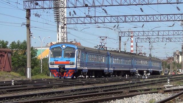Электропоезд ЭД9М-0144 смотреть онлайн