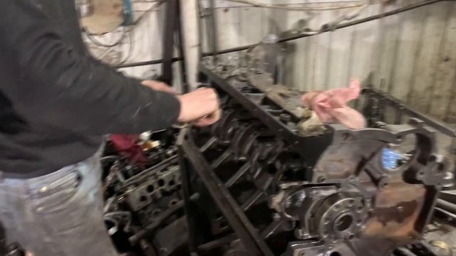 Тачка со свалки: BMW E32. Сборка двигателя M30B35. смотреть онлайн