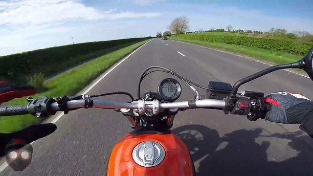 Ducati Scramble Sixty2 Test Ride | HighEnd Beginner