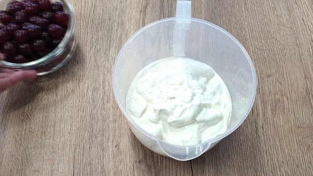 Niesamowicie pyszna Wiśniowa Mgiełka 👌 łatwe ciasto z wiśniami na puszystym biszkopcie 👍 duża blach смотреть онлайн