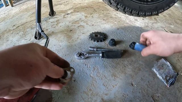 Regulmoto Sk 200-6  Замена звезды  на 17 зубьев, вместо 16-й