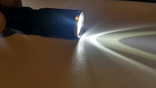CREE XPE Q5 600 Lumens 7W Zoomable LED Flashlight from GearBest.com смотреть онлайн
