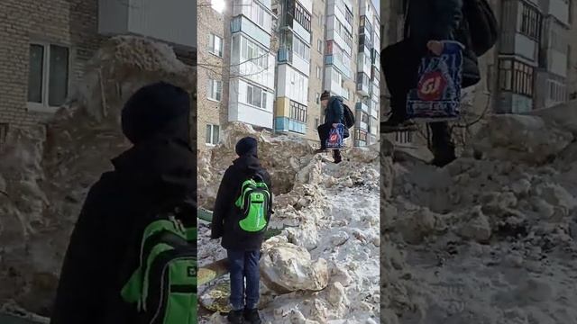 толкаем камень,а потом закрываем люк камнем смотреть онлайн