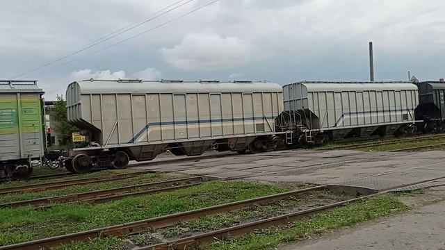Манëвры Тепловоза ЧМЭ3Э-6711 На Станции Металлист смотреть онлайн