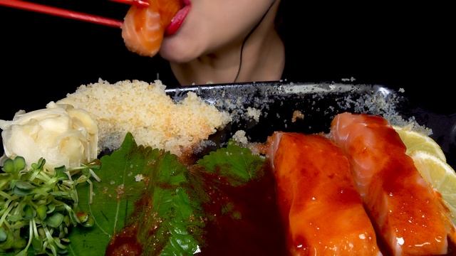 TOBIKO EGGS WHOLE SALMON Ft. FIRE CHICKEN SAUCE ASMR MUKBANG 통연어 불닭소스 날치알 리얼사운드 먹방 смотреть онлайн