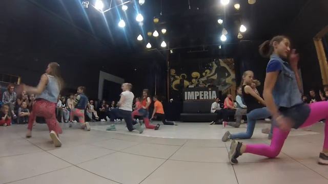 JAZZY | Street show | URAL ROCK CITY | KAMENSK | 22 05 2016 - #bboy #bgirl #breakdance смотреть онлайн