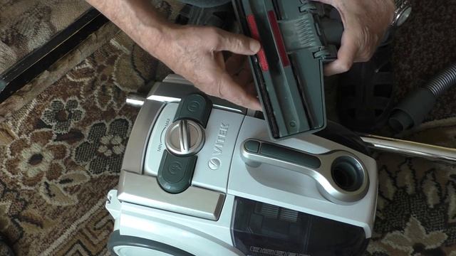 Пылесос с водянным фильтром VT 1833PR смотреть онлайн