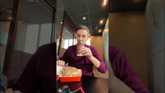 БИГ СПЕШИАЛ РОСТБИФ! Новинки ВКУСНО И ТОЧКА! Плагиатор ест смотреть онлайн