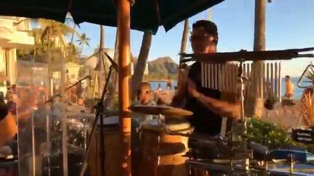 12-17- 17 Duke's on Sunday – Henry Kapono смотреть онлайн