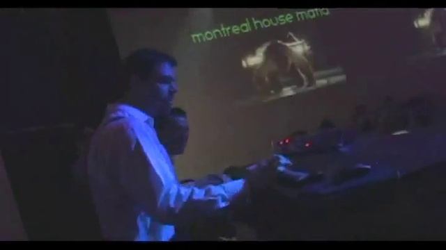 We no speak americano - Montreal House Mafia Live au Club 1234.wmv смотреть онлайн