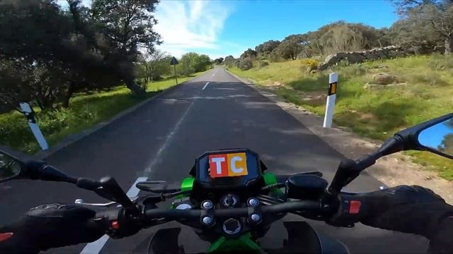 KAWASAKI Z500 | Prueba a fondo смотреть онлайн