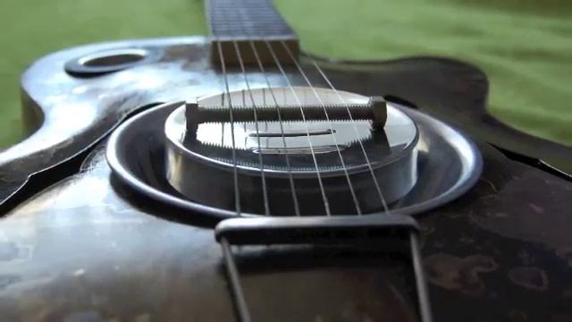 Miku Resonator - model D'Avitt смотреть онлайн
