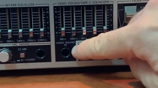 Sansui RG-710 1983 Silver Vintage Analog Reverb Equalizer Red Spectrum Analyzer Demo смотреть онлайн