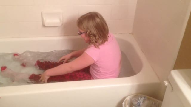 Child ice bath punishment смотреть онлайн
