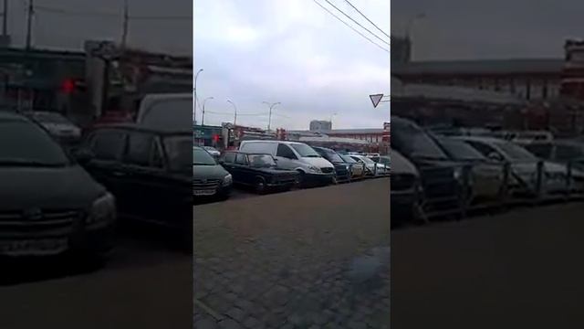 В Харькове на Центральном рынке! смотреть онлайн