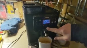 Кавомашина SAECO Royal One Touch Cappuccino, удаление накипи и очистка молочника.