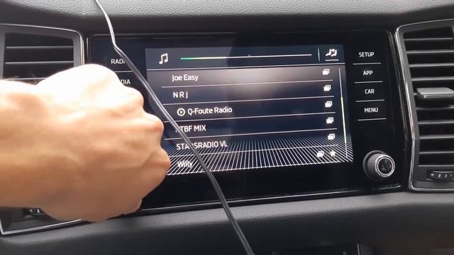Menen: DAB+ ontvangst problemen in wagen смотреть онлайн