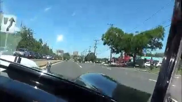 taking a ride in a 67 AC cobra смотреть онлайн