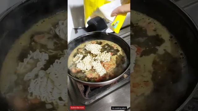 Instant Street Style Masala Maggie Recipe 😋😍 #shorts #streetfood