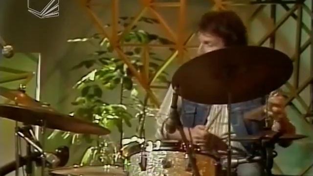 Cláudia e Grupo Medusa - Bala com Bala (Ao Vivo) смотреть онлайн