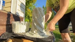 DIY Бюджетная Ваза из цемента своими руками | из цемента и тряпок | из цемента