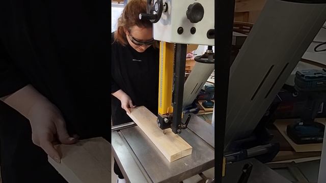 Смелые русские женщины. Боюсь, но пилю! смотреть онлайн