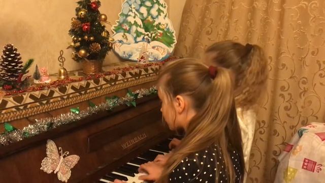 Soft Mozart Winter 2018-2019 recital. Margarita, 9 yo, Russia. О. Фельцман "Ёлочка-ёлка" смотреть онлайн