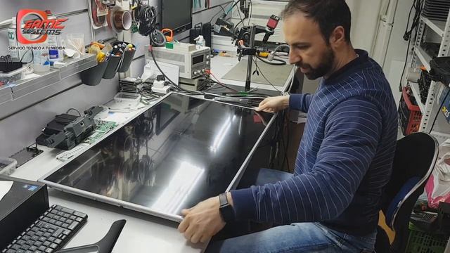 TUTORIAL Abrir un Panel Lcd Led de Tv LG Para Reparar los Leds смотреть онлайн