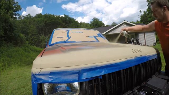 Spray painting my Jeep desert tan for $30 смотреть онлайн