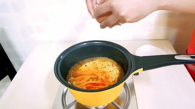 How to Cook Korean ShiN RaMeN with CheeSe.. смотреть онлайн
