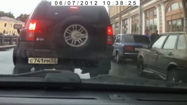 Гелик отключает машину