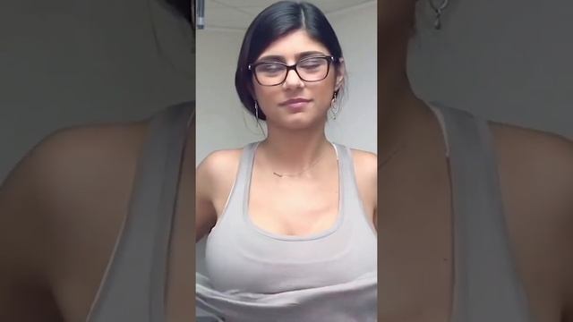 Mia Khalifa new HD hot video #status #shorts смотреть онлайн