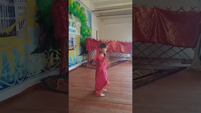 Аймарал Даулеткызы Арылбекова . Әуезов атындағы орта мектеби 2019 жыо наурыз мерекесі бибилеу кези смотреть онлайн