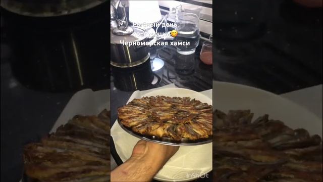 🐟Жарим рыбку хамси. Для золотистой аппетитной корочки - панировка из кукурузной муки, соль, перец. смотреть онлайн