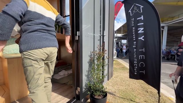 TINY HOMES EXPO - I had no idea tiny houses were THAT nice !! смотреть онлайн