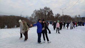 Массовый открытый каток на острове Конный в Иркутске. Класс!