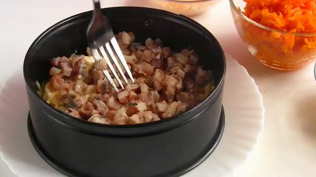 Сельдь под шубой с яйцами пошаговый рецепт смотреть онлайн