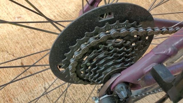 Bicycle Chain Clean & Lubricate at One Time - Squirt on and forget it - Finish Line 1 Step Lubrican смотреть онлайн