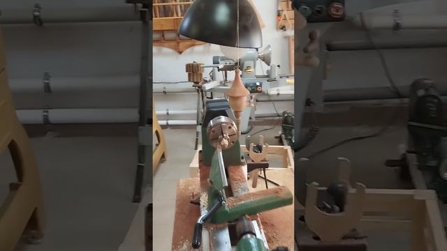 Каким может быть самое первое изделие, выточенное на новом станке? Конечно же это ёлочная игрушка! смотреть онлайн